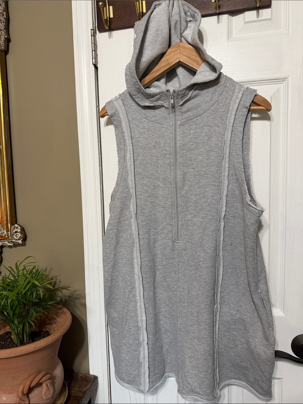 Sundry Light Gray Sleeveless Hooded Half-Zip Shorts Romper Large